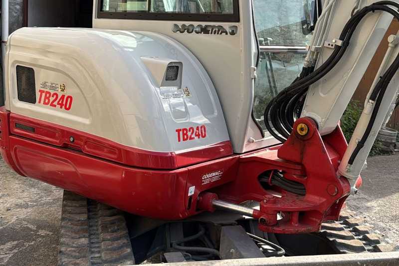 OmecoHub - Immagine TAKEUCHI TB240